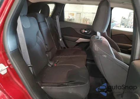 2017 Jeep Cherokee Latitude z USA, uszkodzony, nr VIN 1C4PJMCB8HD226498